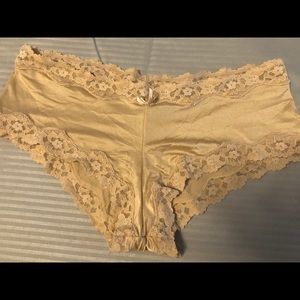 NWOT Maidenform Cheekers Hipster panties